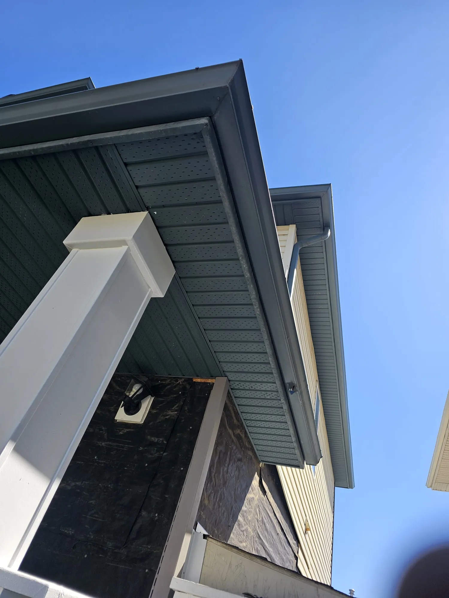 Seamless Eavestroughs in Calgary by 7 Lucky Enterprises