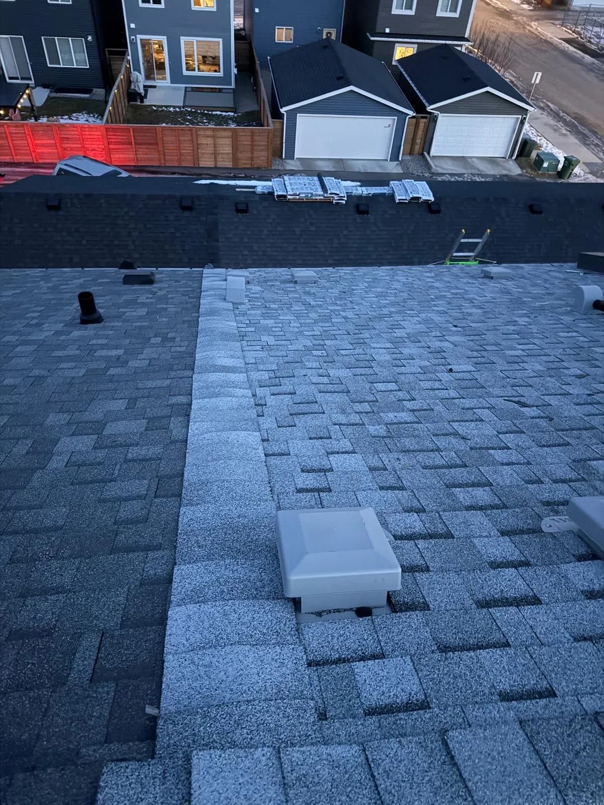 Architectural asphalt shingles
